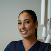 Bruna MORAIS Dentist
